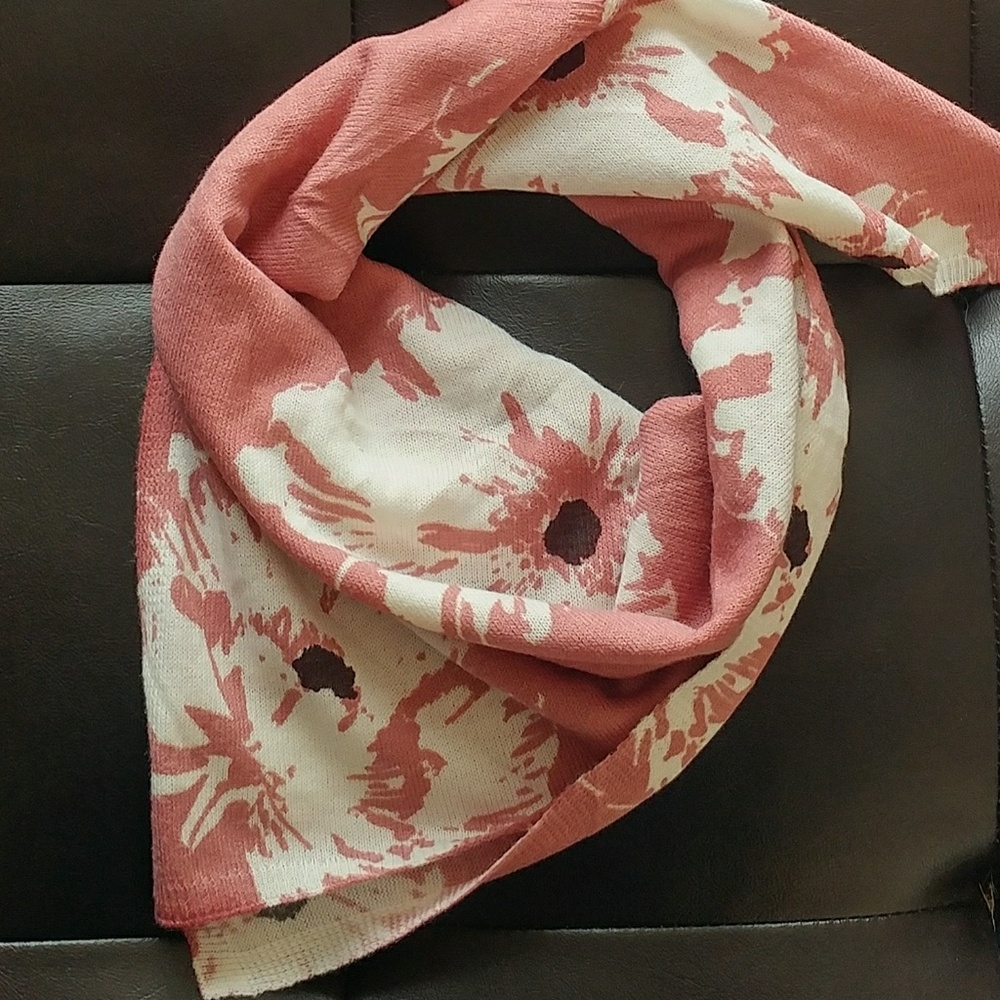 Vince Camuto Neckerchief